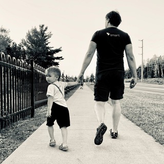 Папа, пошли в Канаду!