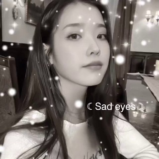 ☾︎ Sᴀᴅ ᴇʏᴇs ☽︎