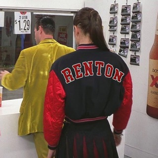 Надпись на курточке «RENTØN»