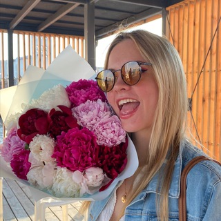 Онастасия сочиняет