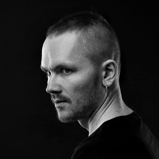 Опутин печатает...