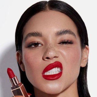 Косметичка истерички