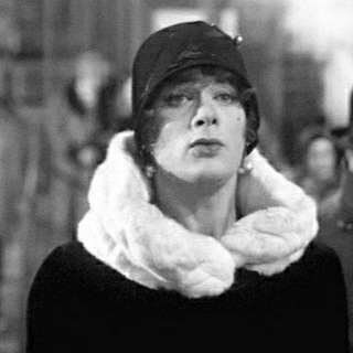 На седьмой верхней пьют