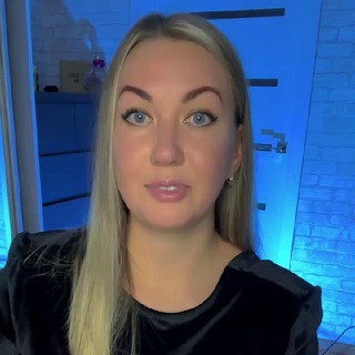 Саша❗️ с тремя детьми и 📱 в руках