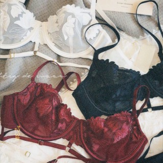 Нижнее белье • by Elis