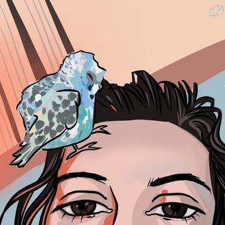 девушка с татуировкой медвежонка паддингтона