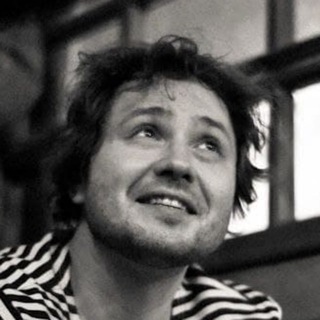 Серёжа поёт песни