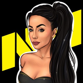 Брюнетка з NAVI