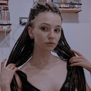 mira • moon 🌘 18+