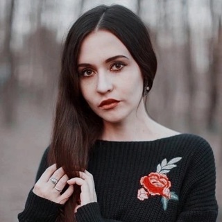 Лиана • RED LIPS WOLF EYES