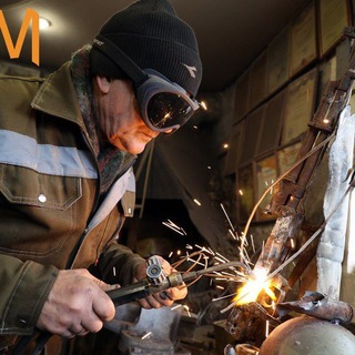 Розы Донецка кузнеца Виктора Михалева из оружия войны