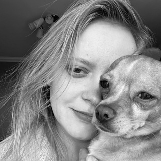 живу, люблю булочки и книги