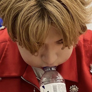 Поклонение Хан Джисону