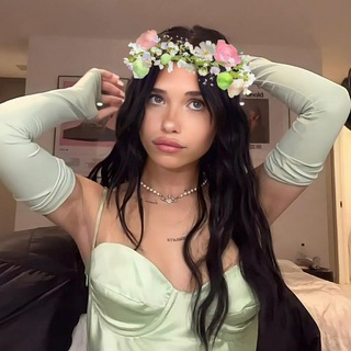 гифы от златы🪐🧦