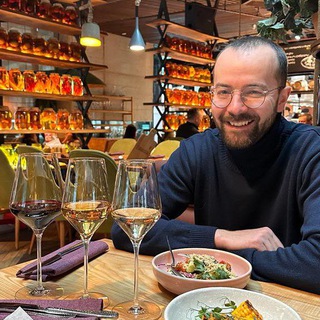 Вите надо выпить🍷