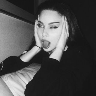 - я у тебя в чёрном списке?