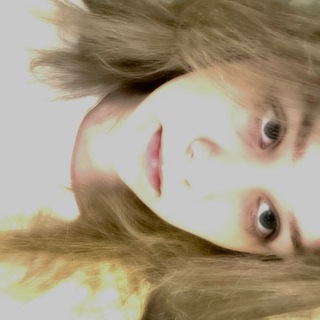 студентка молоденькая