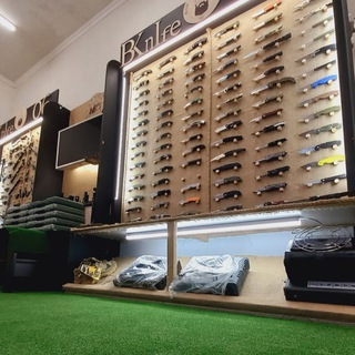 Ножи,топоры, фонарики, все для активного отдыха.