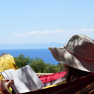 Оля і її бібліотека