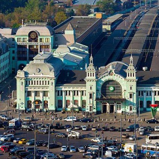 Напротив девяти вокзалов