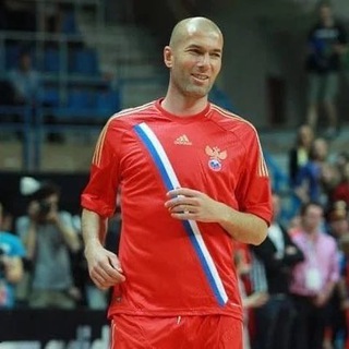 Зинедин Седан