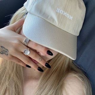 спит сладкая