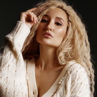 Кожина набирает сообщение…