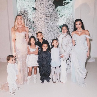 СЕРИИ ШОУ Jenner КАРДАШЬЯН Kardashian Американская история ужасов