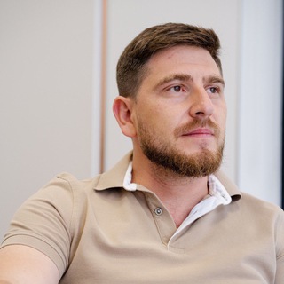 Белая Радуга — Артем Газаров