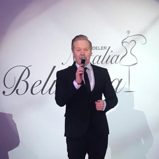 Ведущий Андрей Безруков