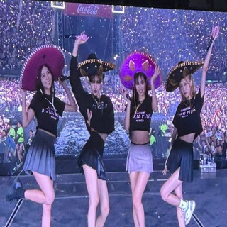 𝐁𝐥𝐚𝐜𝐤𝐩𝐢𝐧𝐤|💜하늘 조명🤍