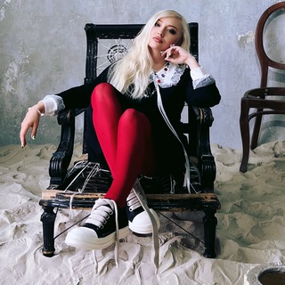 Блондинка КсЮ