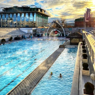 Бассейн под открытым небом 