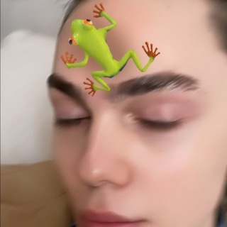 клосмэйн что-то пишет