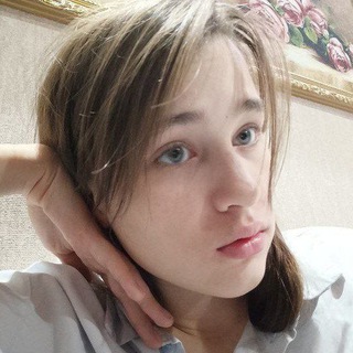 🍓 fraise fille 𓆩 ♱ 𓆪