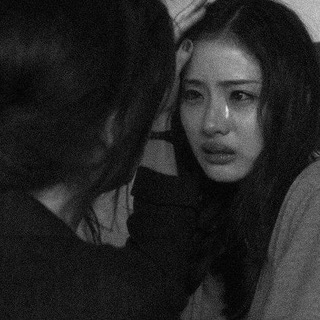 умер в одиночестве.