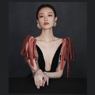 АZИАТская сплетница