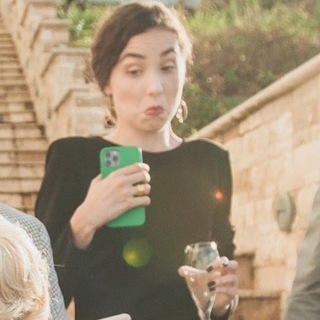 Гэсс вер ай эм