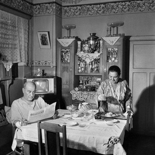 стихи и остывший чай в хрущевке