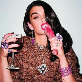 Между вилкой и ножом