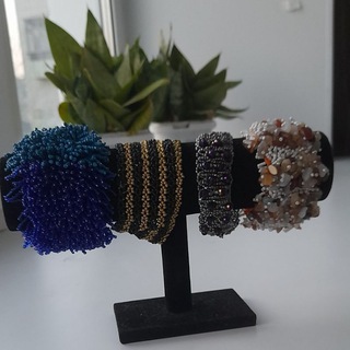 Идеи из бисера и бусин а так же всяческие мк связанных с ним.......👐👍🪢💁‍♀