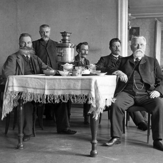 Гастрономъ