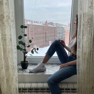 Катя что-то написала